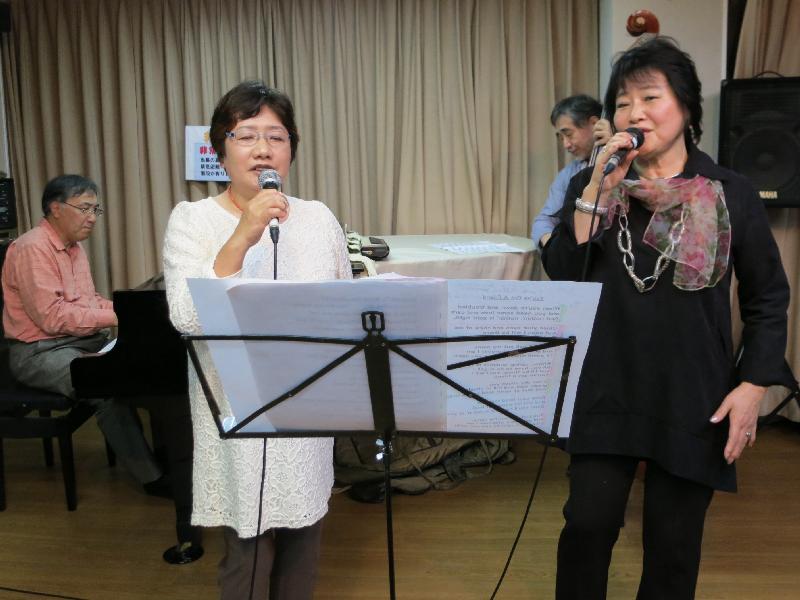 この二人はいつも楽しそうです